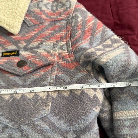 Aztec print, Sherpa lined jacket by Wrangler - Picture 4 of 6